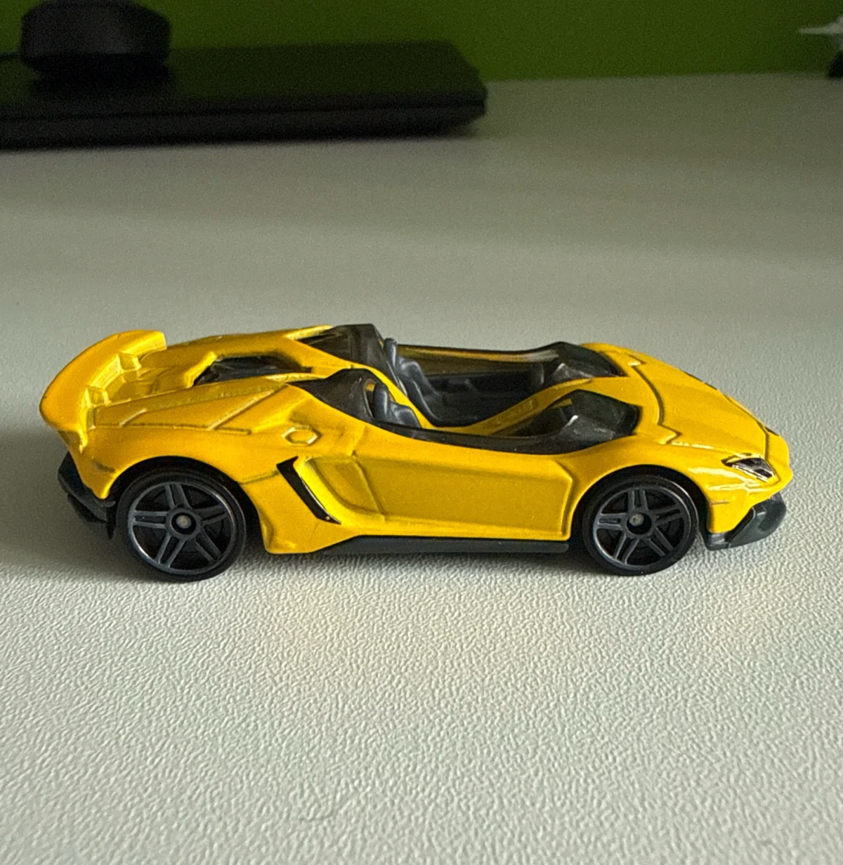2014 Lamborghini Aventador J Yellow: No Package: Image 2