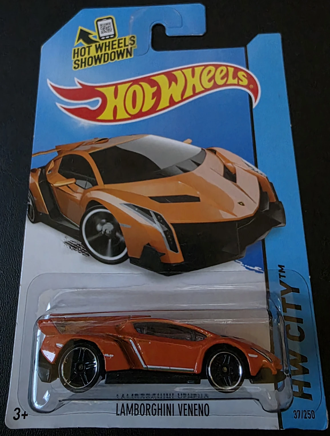 2014 Lamborghini Veneno Orange: Long (US): Image 2