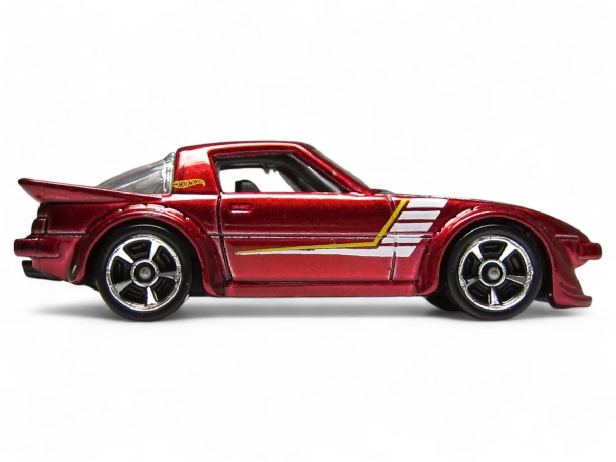 2014 Mazda RX-7 Red: No Package: Image 2