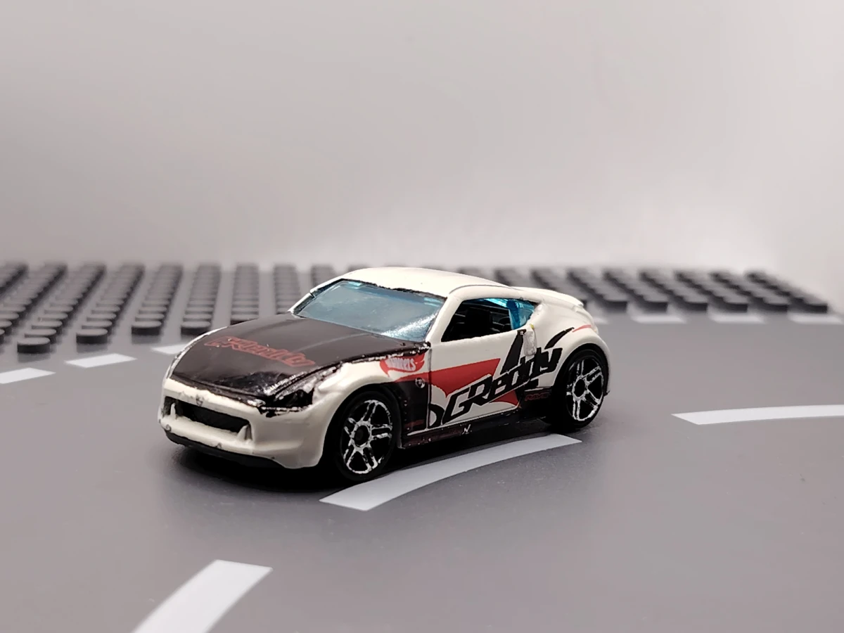 2014 Nissan 370Z White: No Package: Image 2