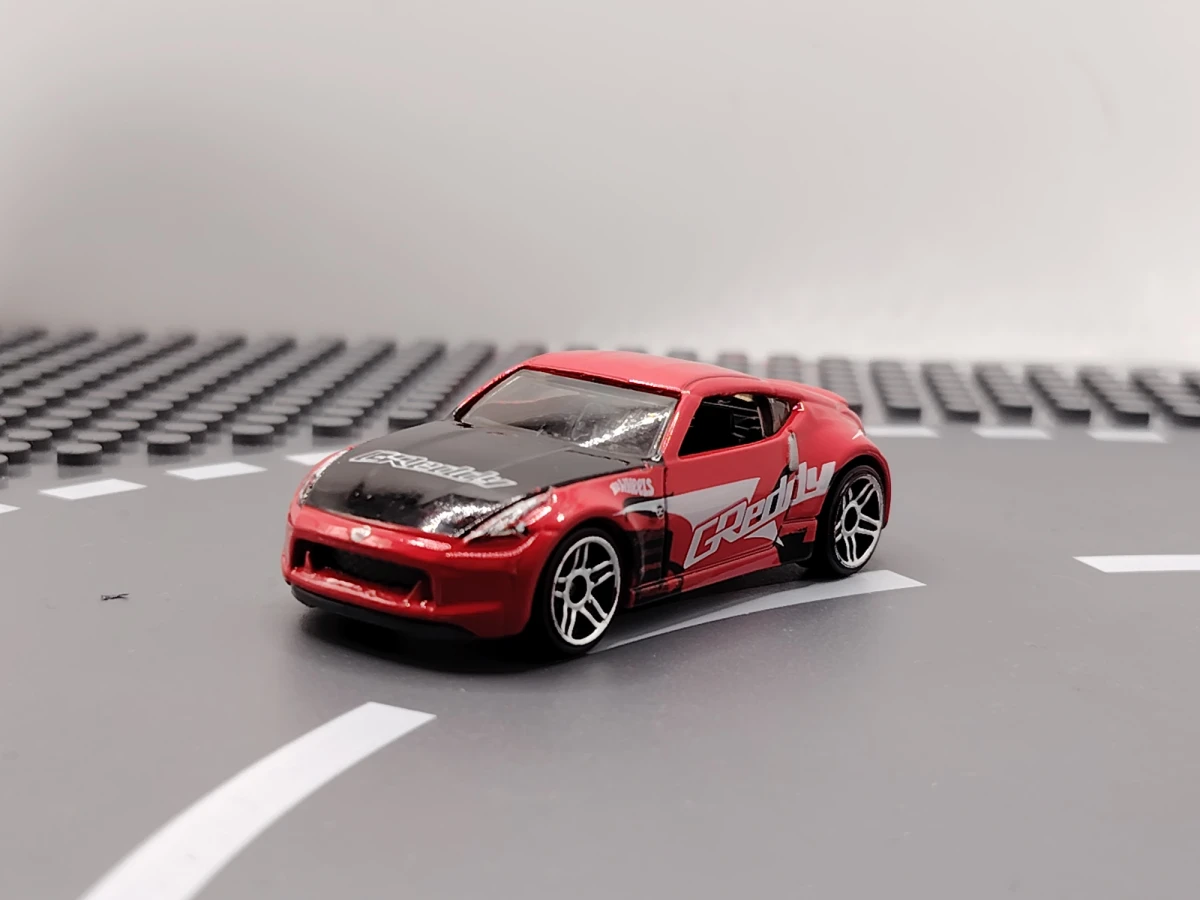 2014 Nissan 370Z Red: No Package: Image 2