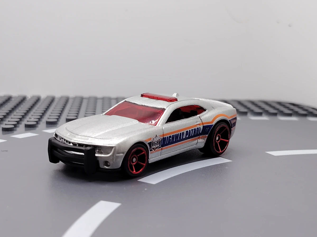 2015 10 Camaro SS Silver: No Package: Image 2