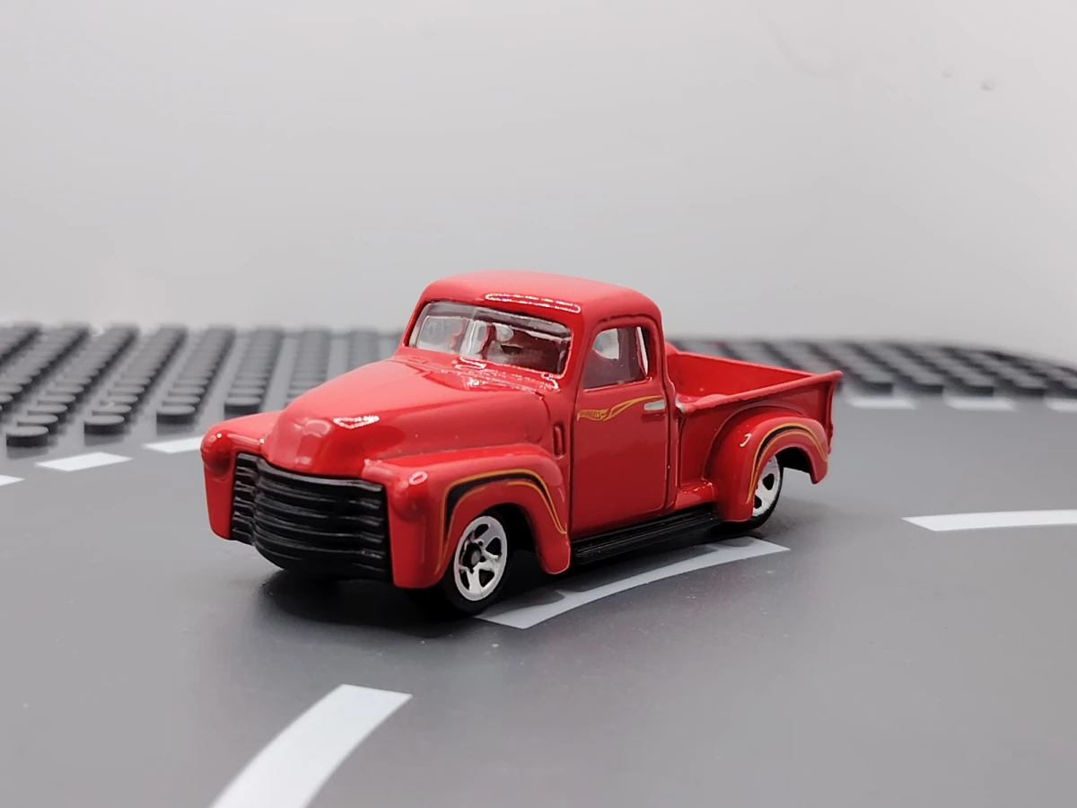 2015 52 Chevy Red: No Package: Image 2