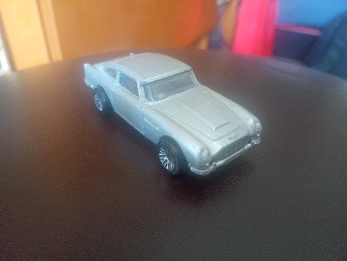 2015 Aston Martin 1963 DB5 Blue: No Package: Image 2