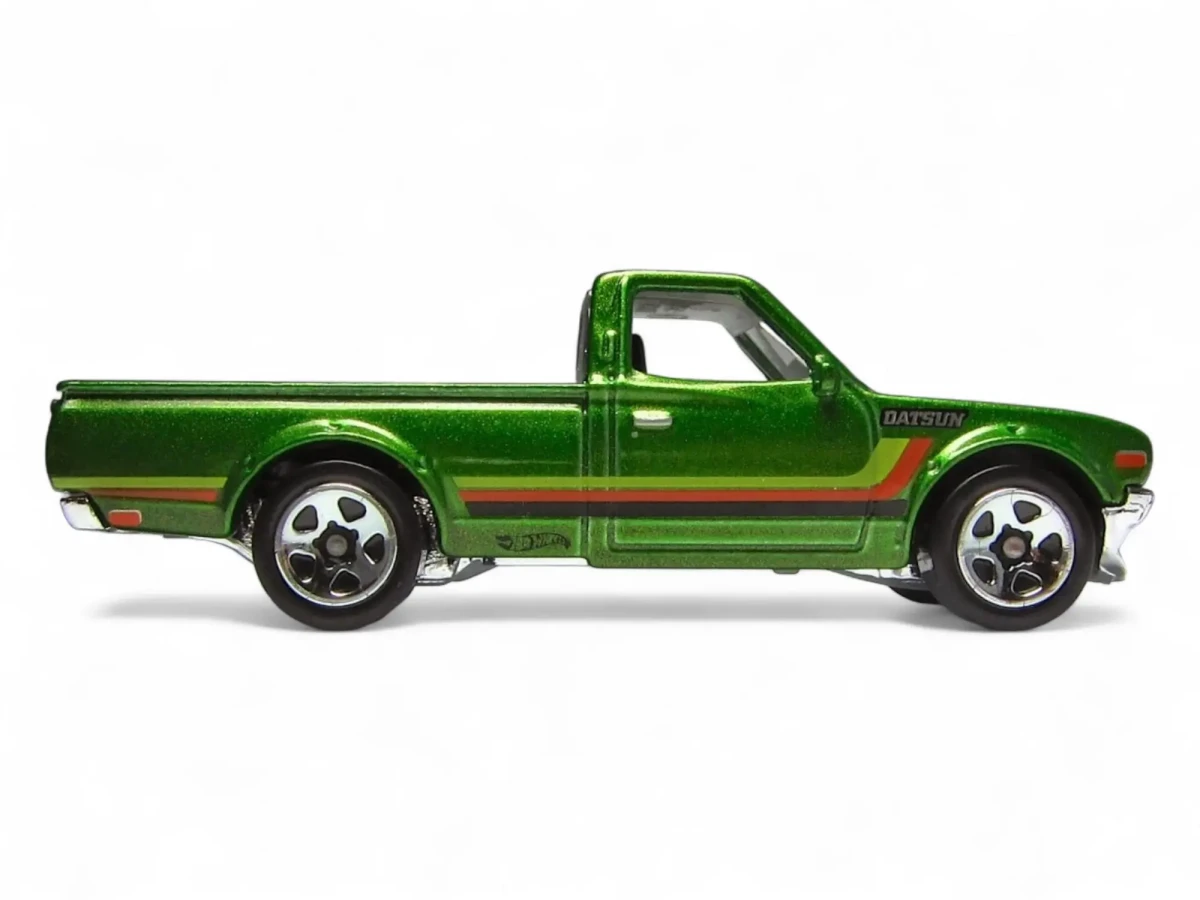2015 Datsun 620 Green: No Package: Image 3