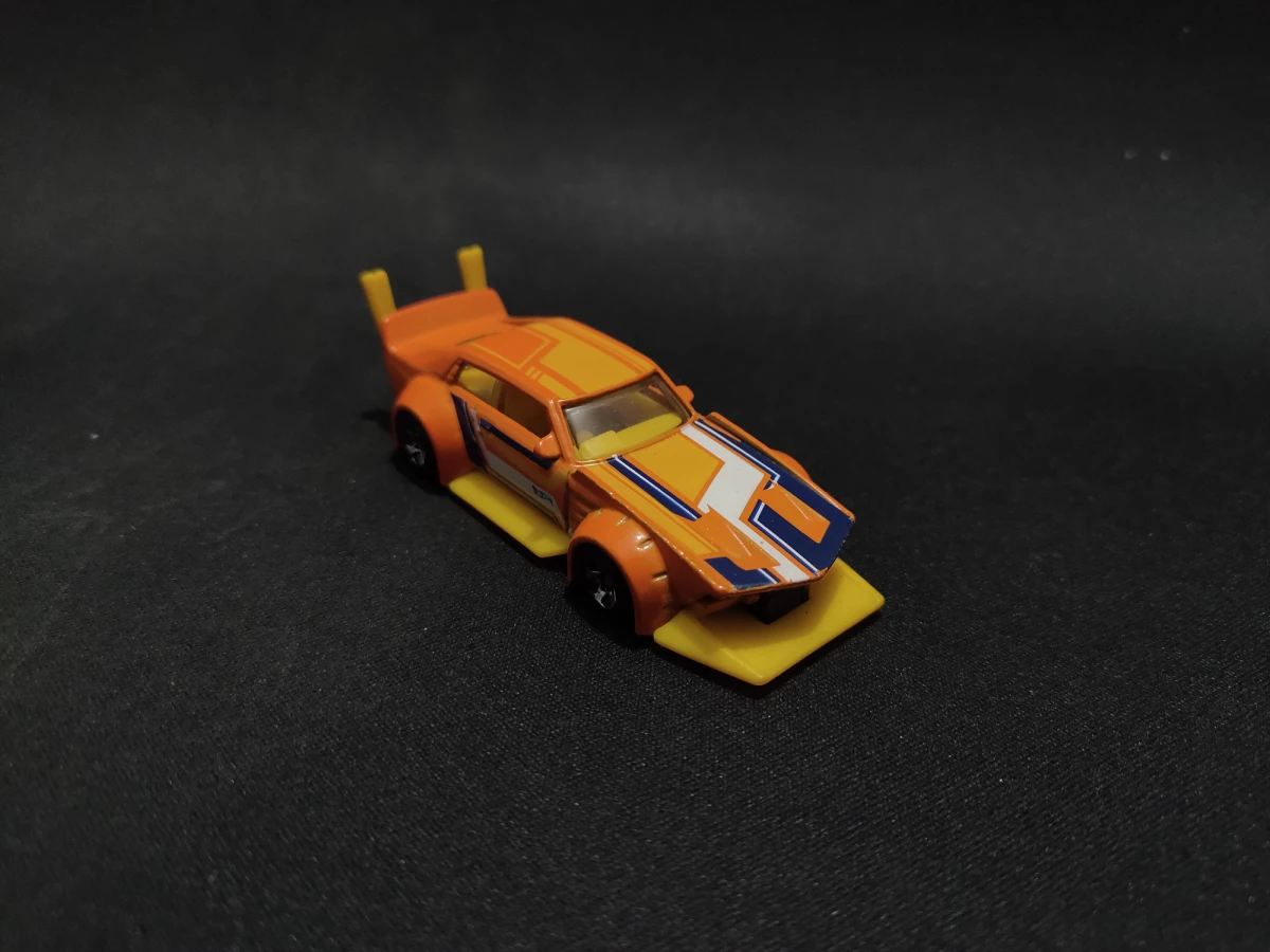 2015 Mad Manga Orange: No Package: Image 2