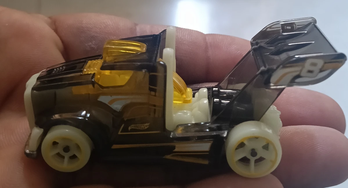 2015 Rig Storm Black: No Package: Image 2
