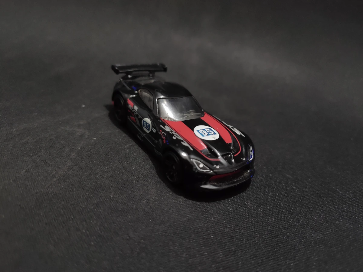 2015 SRT Viper GTS-R Black: No Package: Image 2