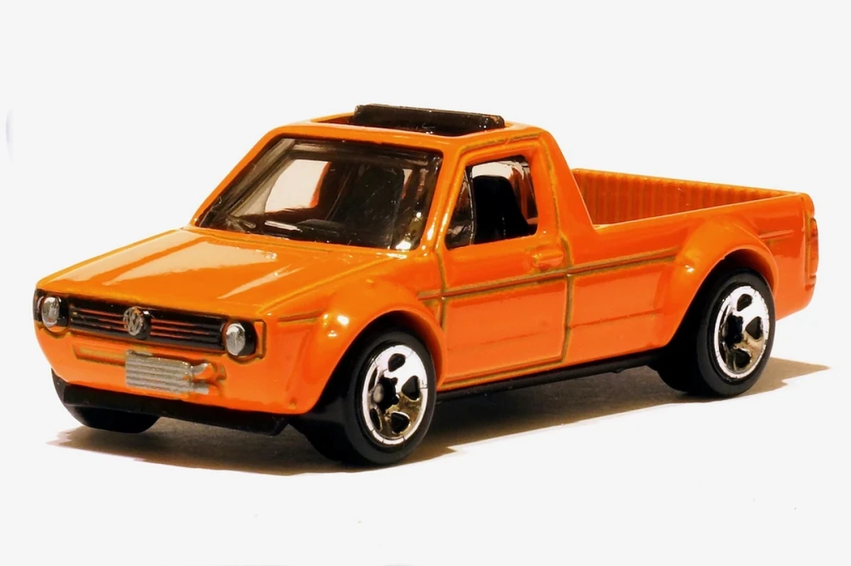 2015 Volkswagen Caddy Orange: No Package: Image 2