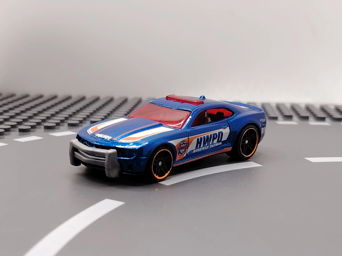 2016 10 Camaro SS Blue: No Package: Image 2