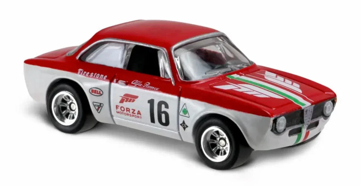 2016 Alfa Romeo Giulia Sprint GTA White: No Package: Image 2