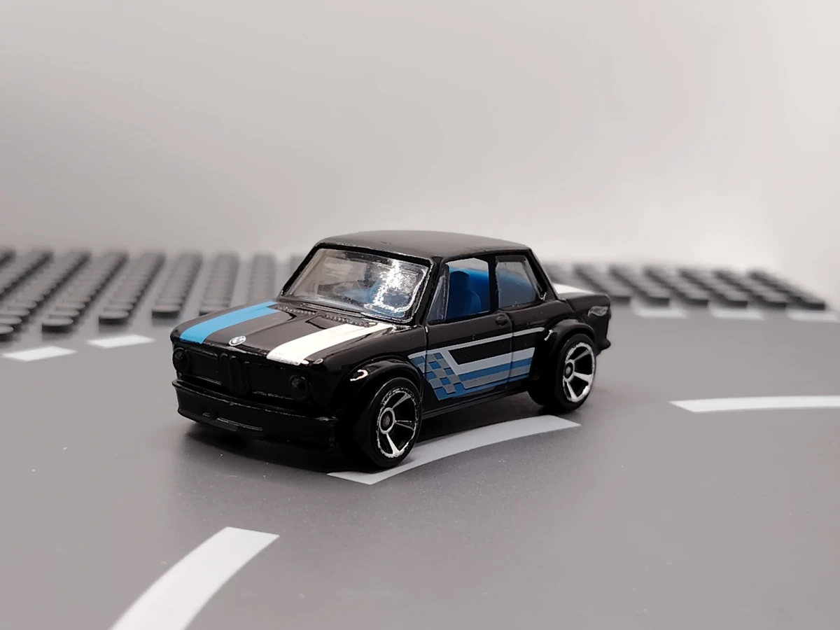 2016 BMW 2002 Black: No Package: Image 2