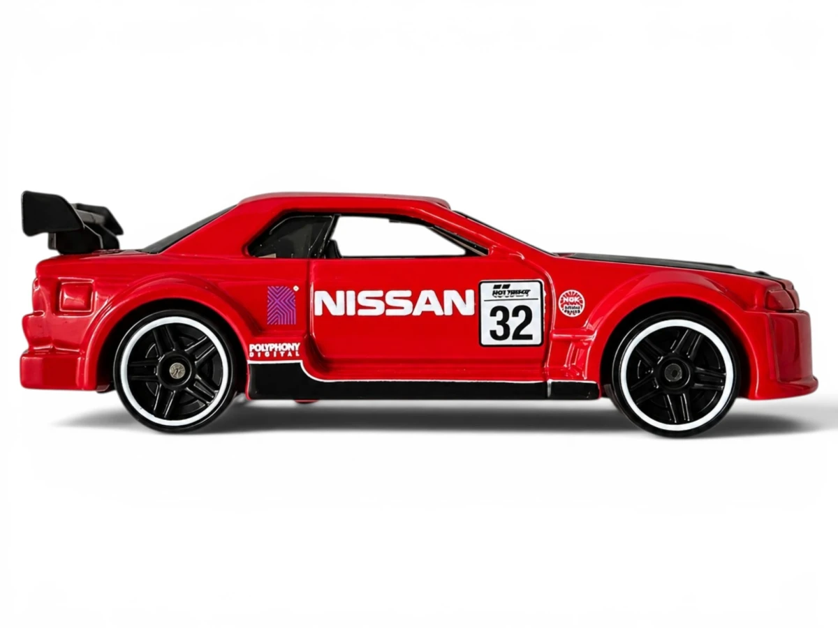 2016 Nissan Skyline GT-R (R32) Red: No Package: Image 2