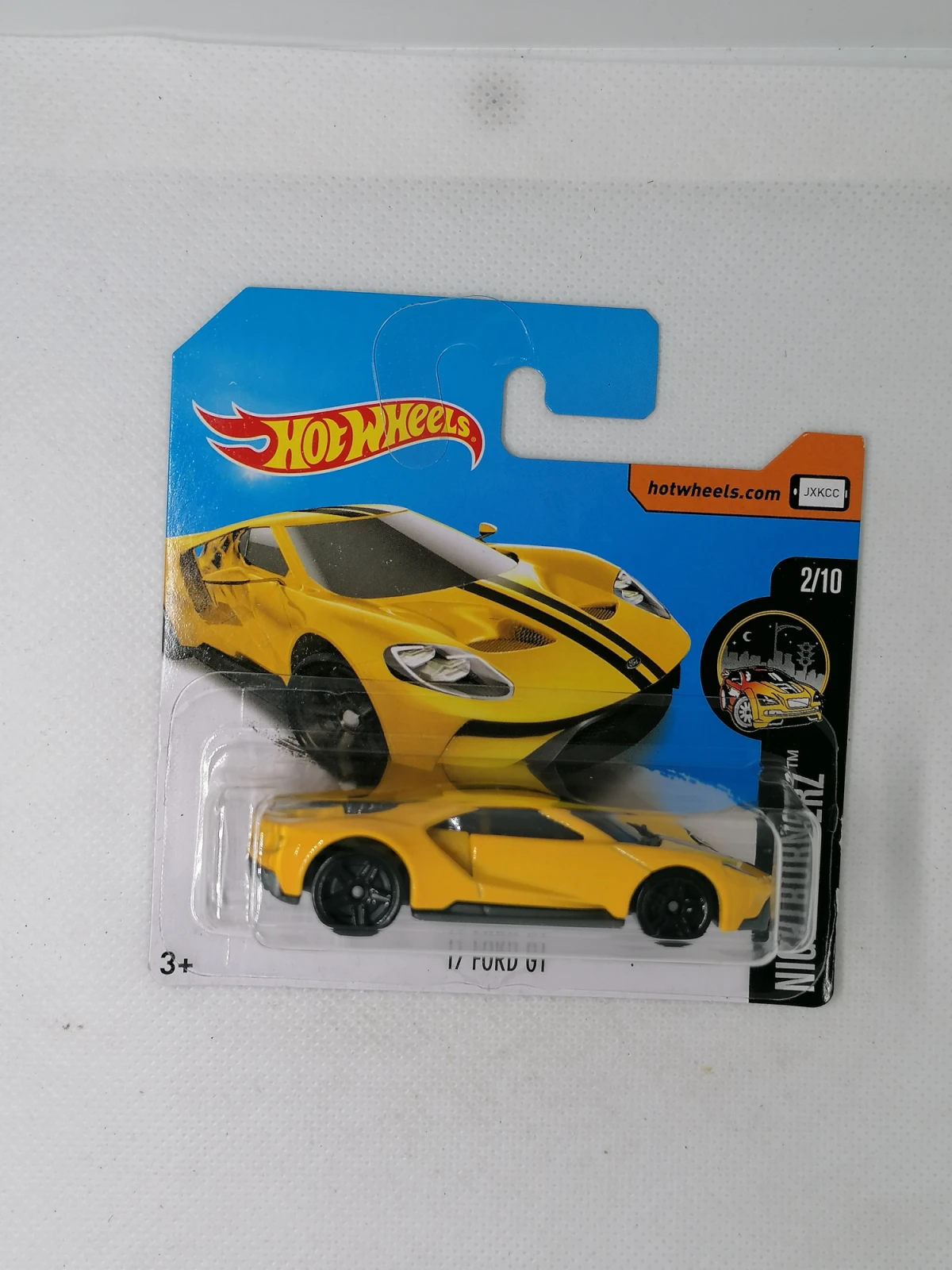 2017 17 Ford GT Yellow: Short: Image 2