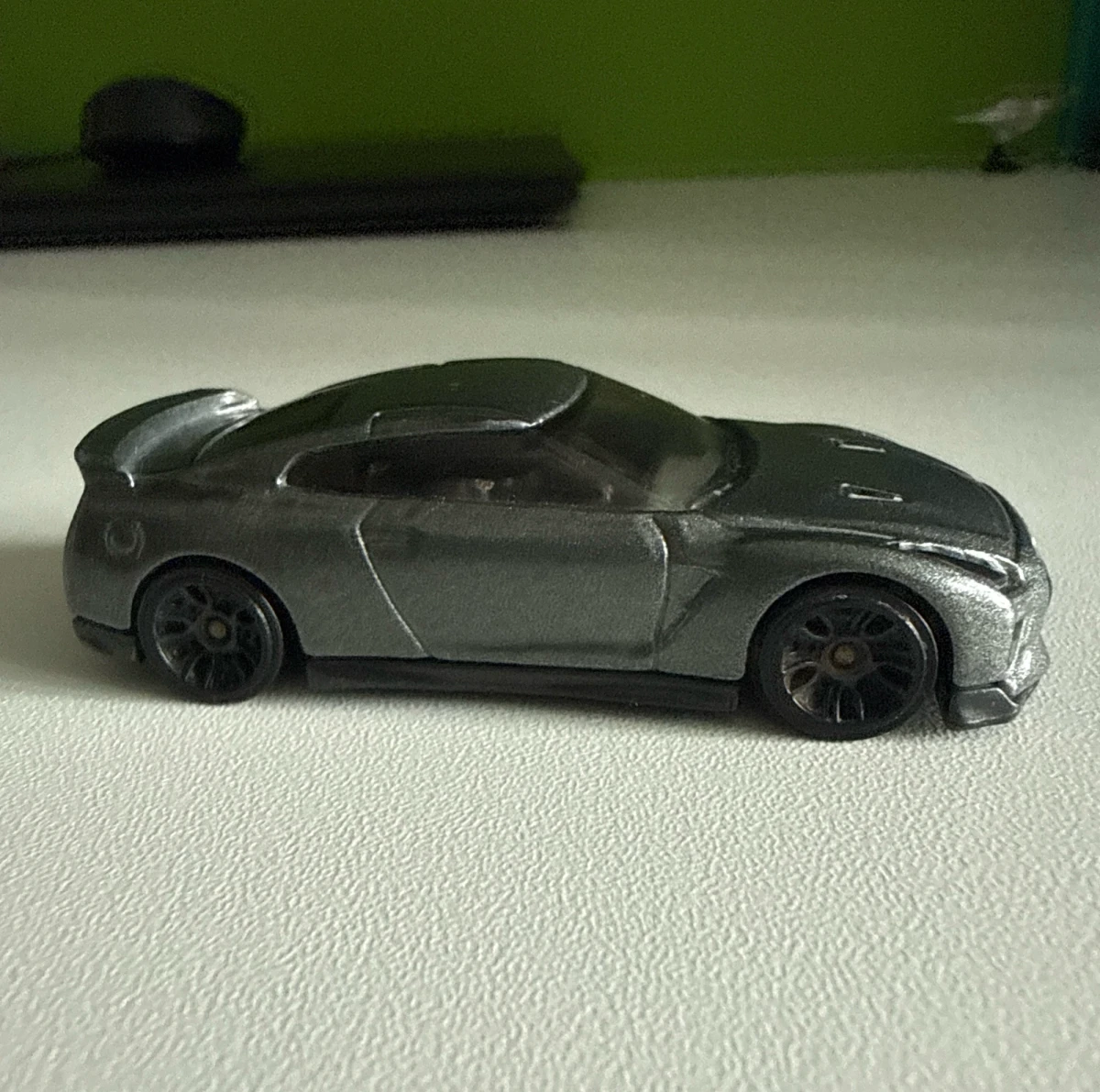 2017 17 Nissan GT-R (R35) Grey: No Package: Image 2