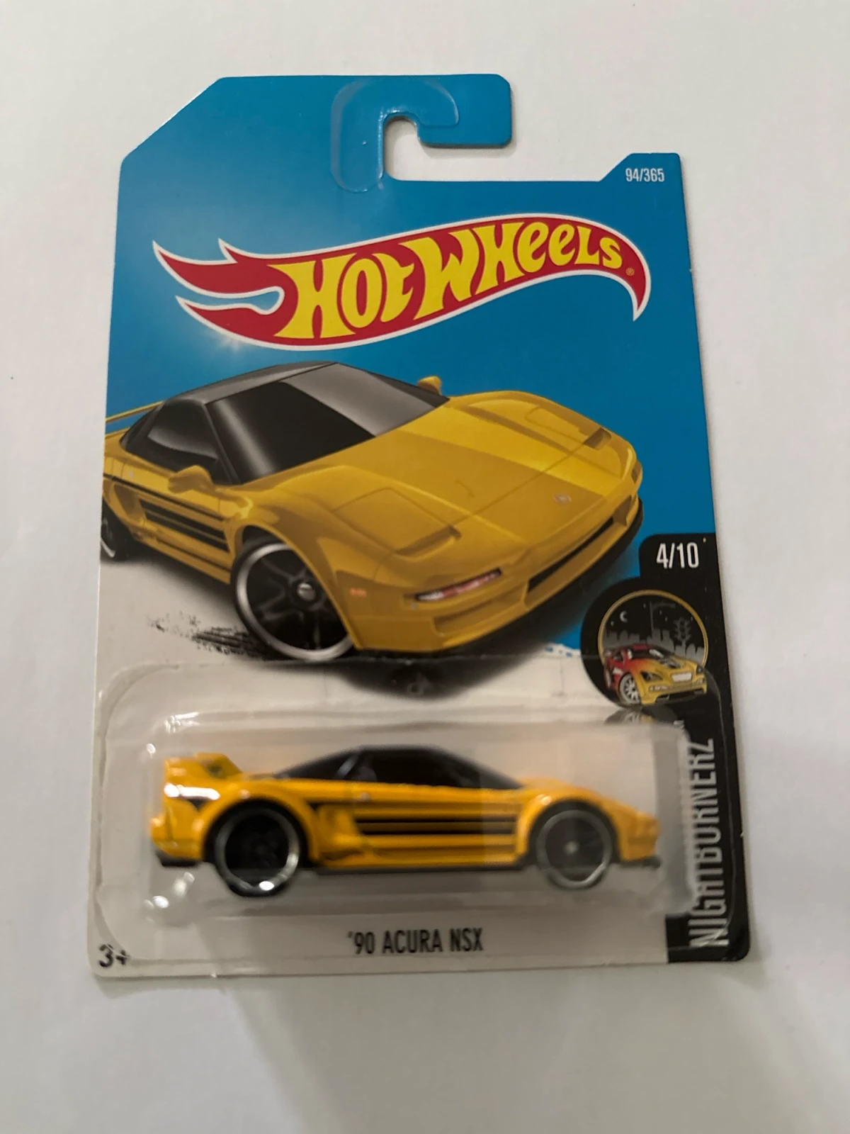 2017 90 Acura NSX Yellow: Long (INT): Image 2