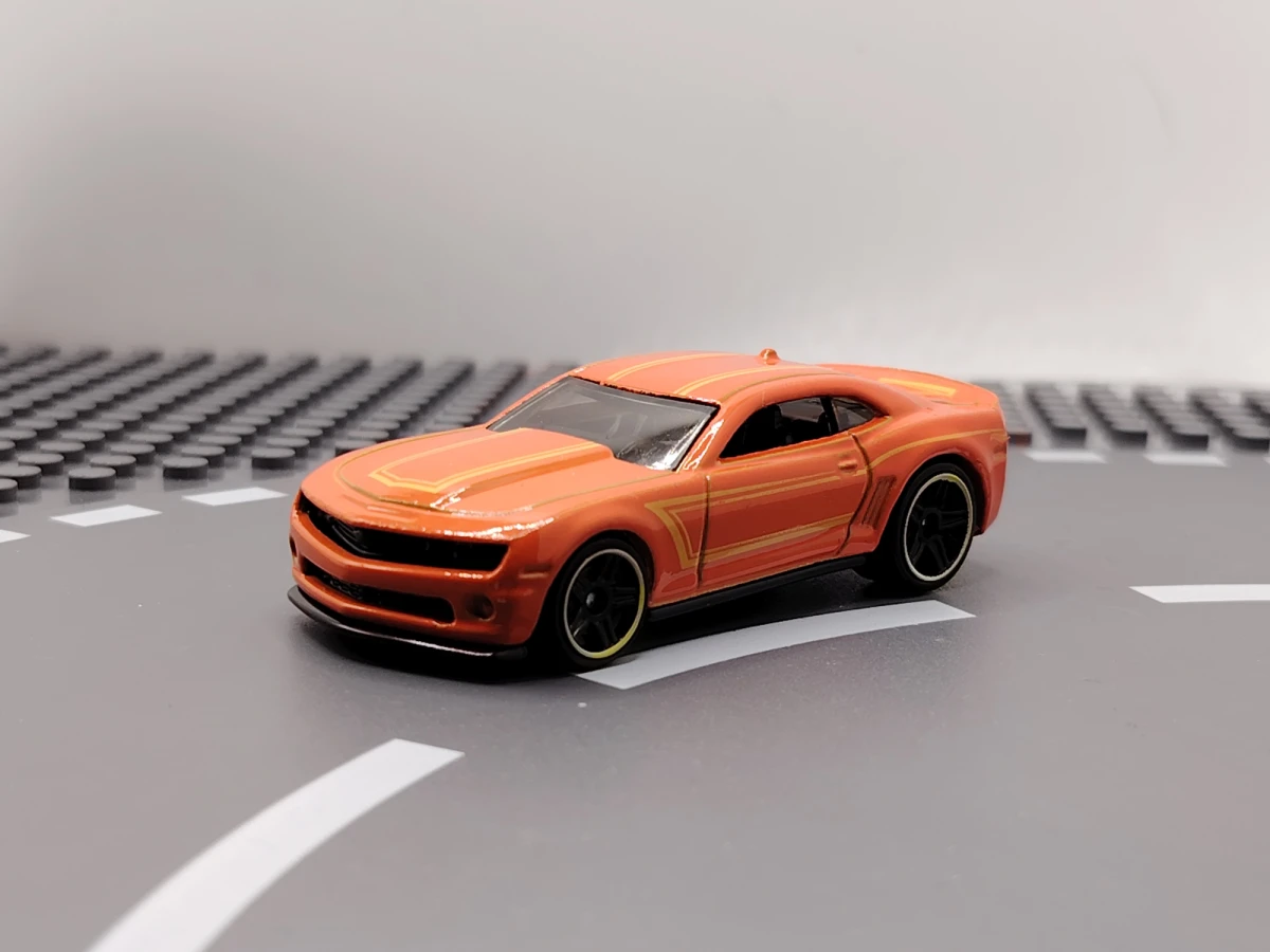 2017 2013 Hot Wheels Chevy Camaro Special Edition Orange: No Package: Image 2