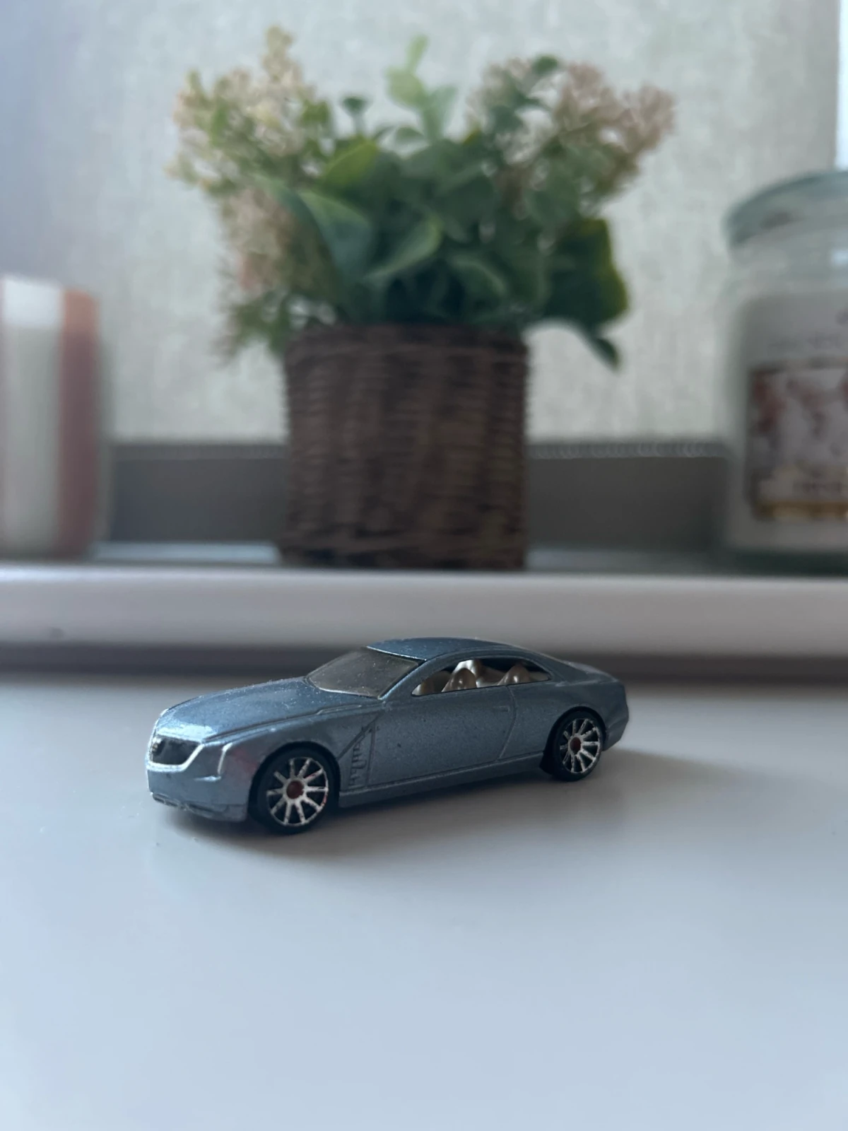 2017 Cadillac Elmiraj Blue: No Package: Image 2