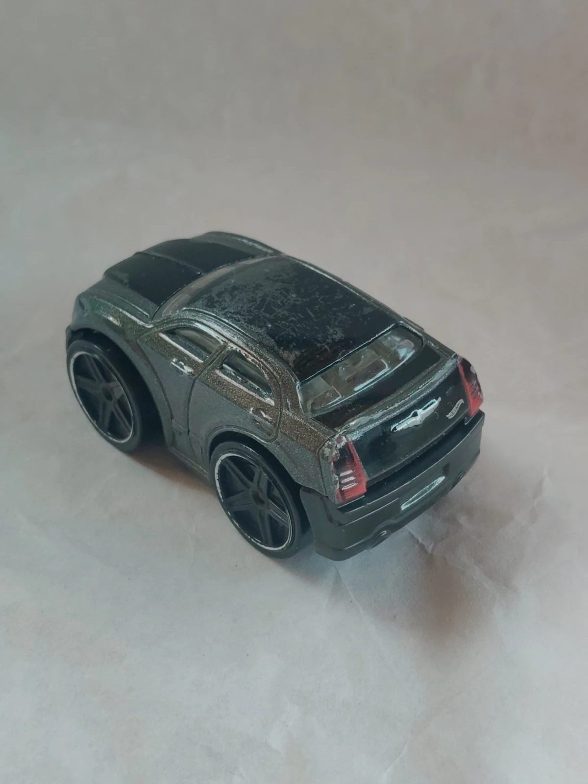 2017 Chrysler 300C Black: No Package: Image 4