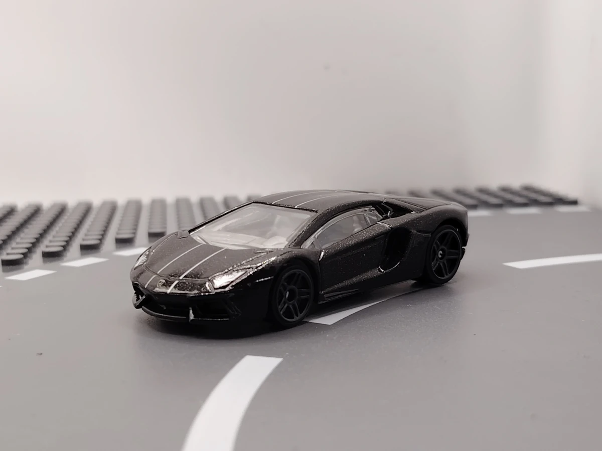 2017 Lamborghini Aventador LP 700-4 Black: No Package: Image 3