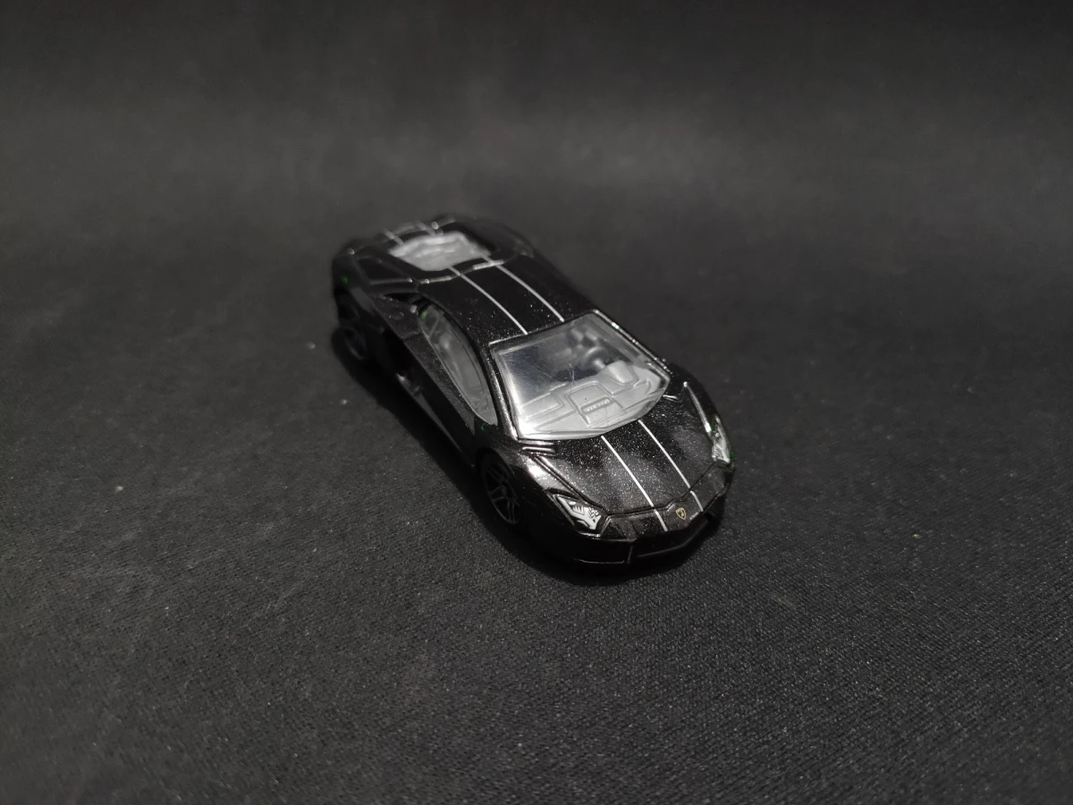 2017 Lamborghini Aventador LP 700-4 Black: No Package: Image 2
