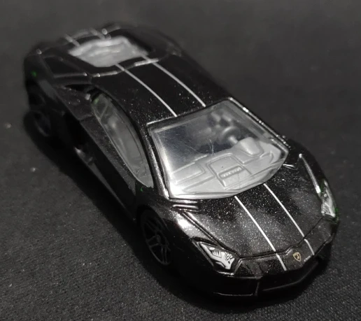 2017 Lamborghini Aventador Black: No Package: Image 2