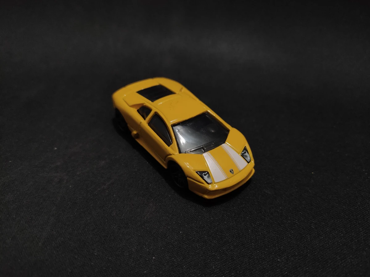 2017 Lamborghini Murciélago Yellow: No Package: Image 2