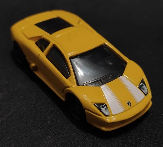 2017 Lamborghini Murciélago Yellow: No Package: Image 2
