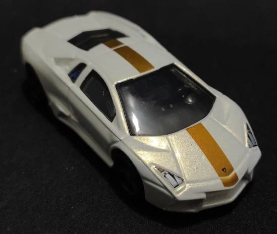 2017 Lamborghini Reventón White: No Package: Image 2