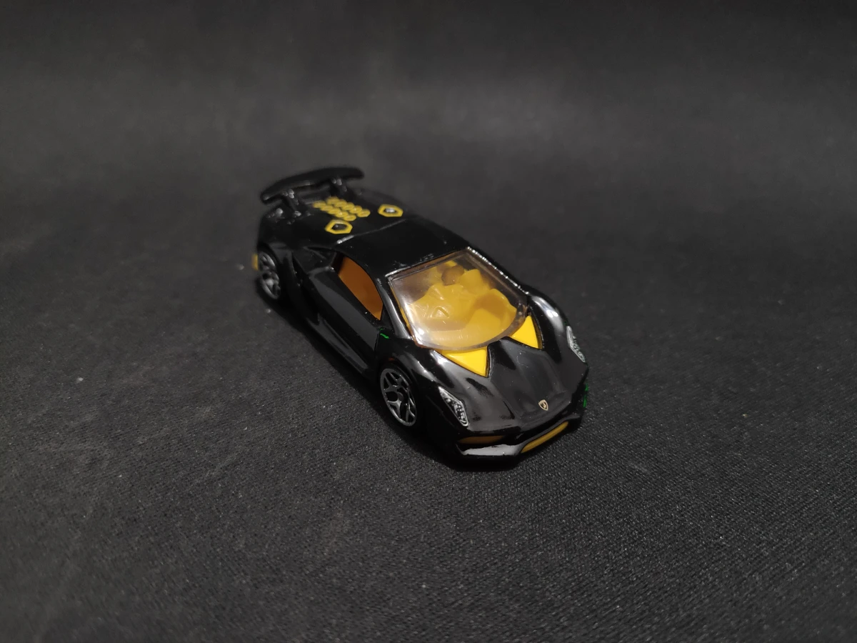 2017 Lamborghini Sesto Elemento Black: No Package: Image 2