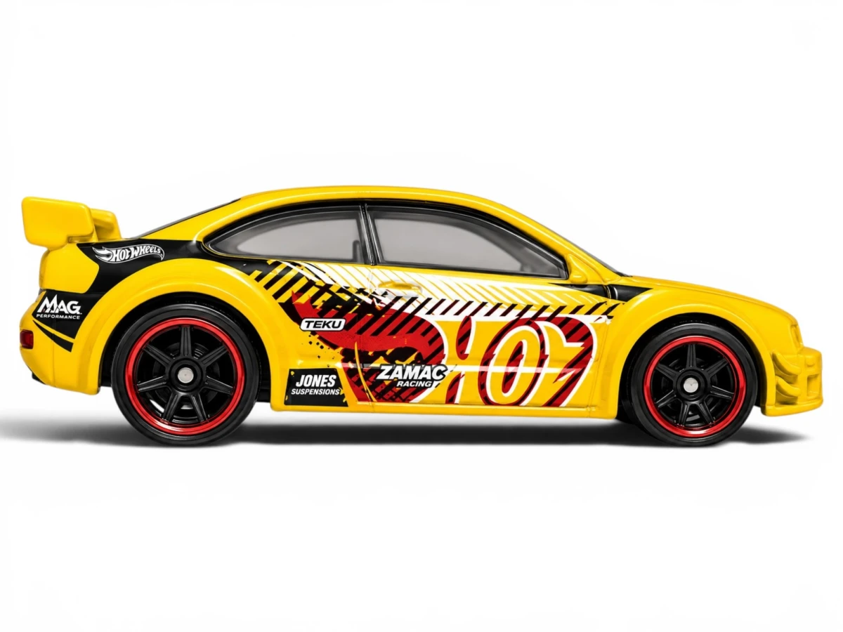 2018 08 Ford Focus Yellow: No Package: Image 2