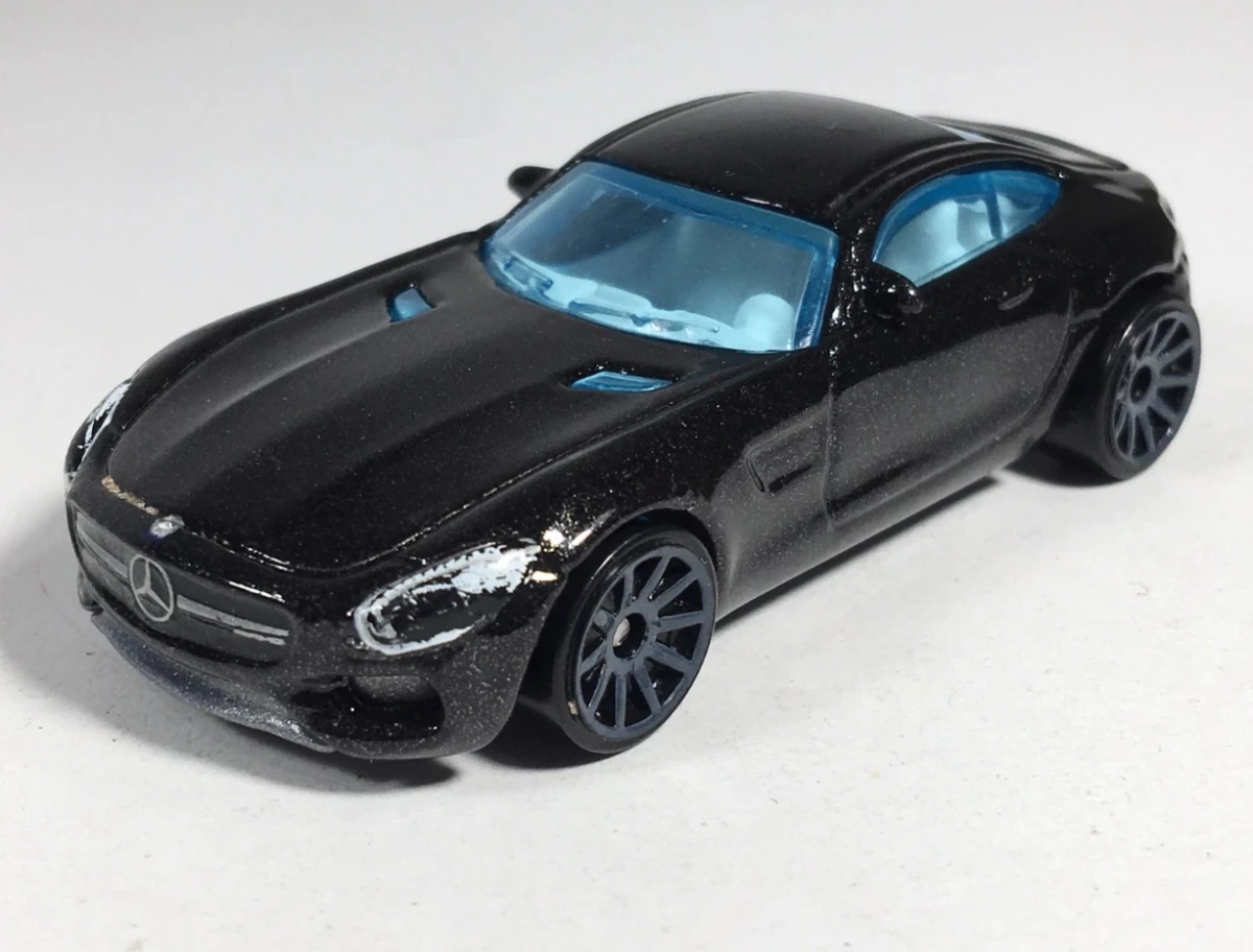 2018 15 Mercedes-AMG GT Black: No Package: Image 5