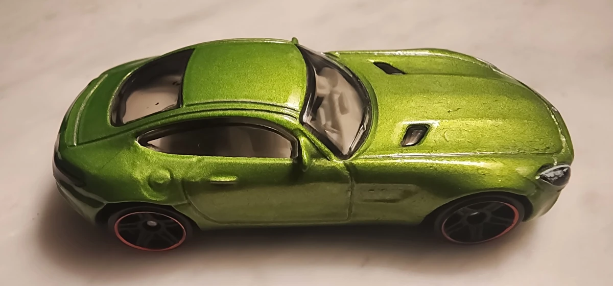 2018 15 Mercedes-AMG GT Lime: No Package: Image 2