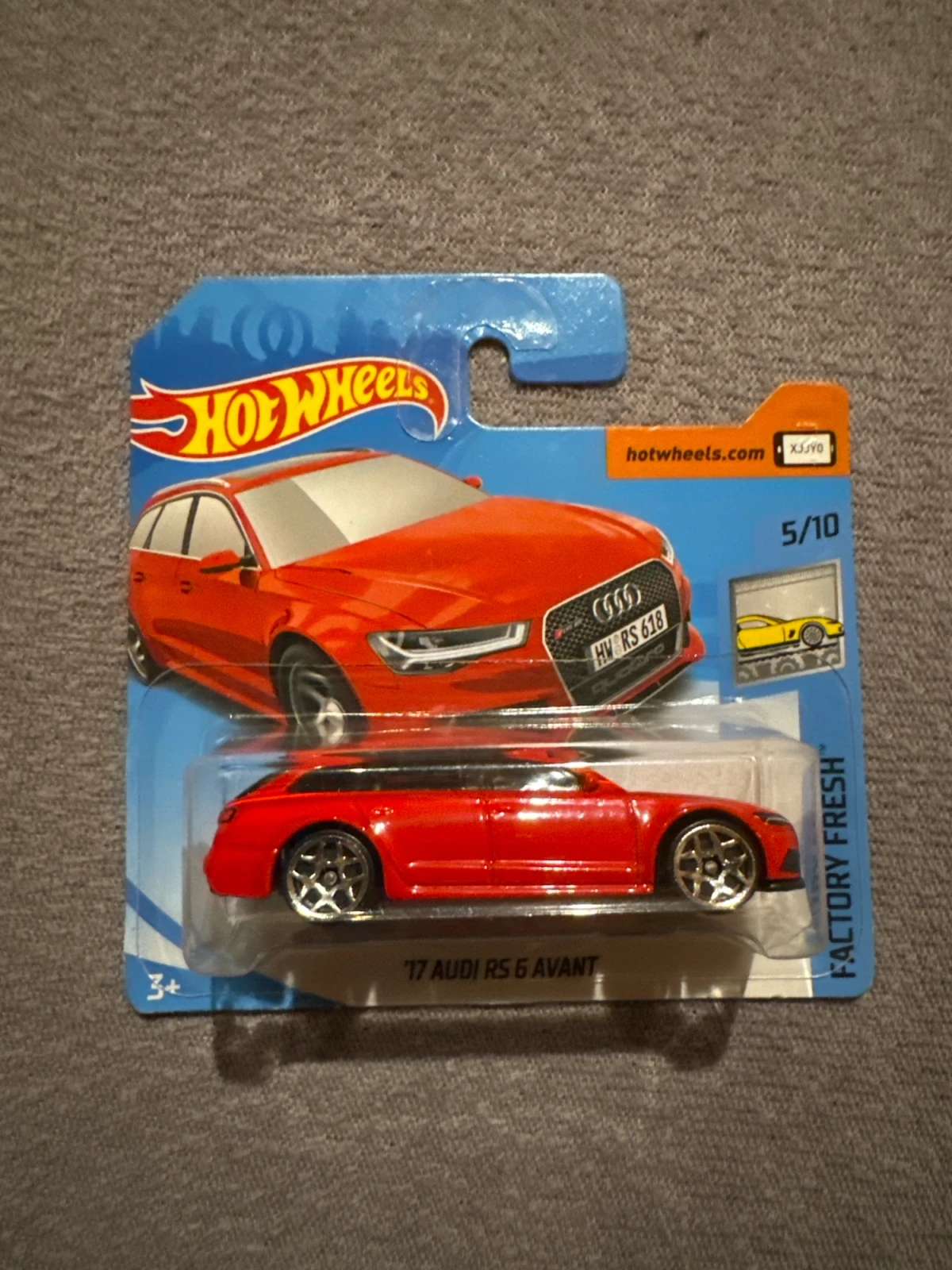2018 17 Audi RS 6 Avant Red: Short: Image 2