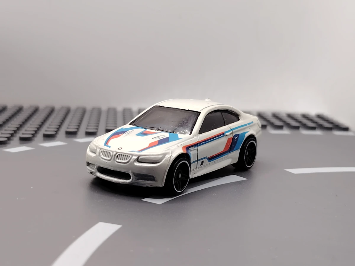 2018 BMW M3 White: No Package: Image 2