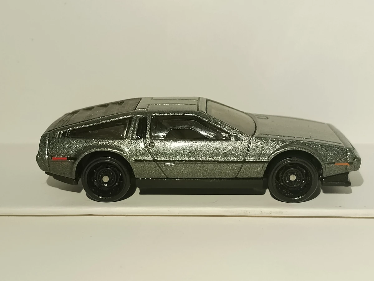2018 DMC Delorean Grey: No Package: Image 2