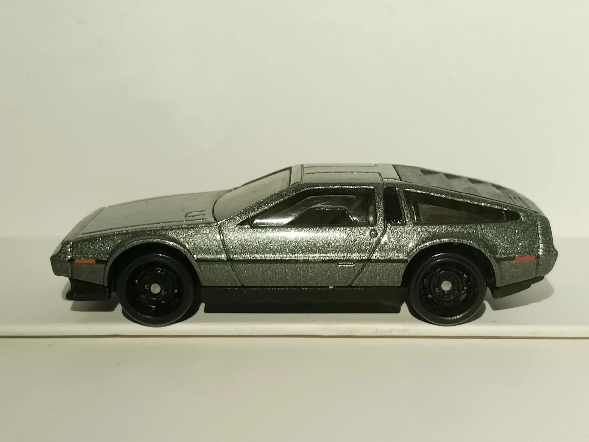 2018 DMC Delorean Grey: No Package: Image 3