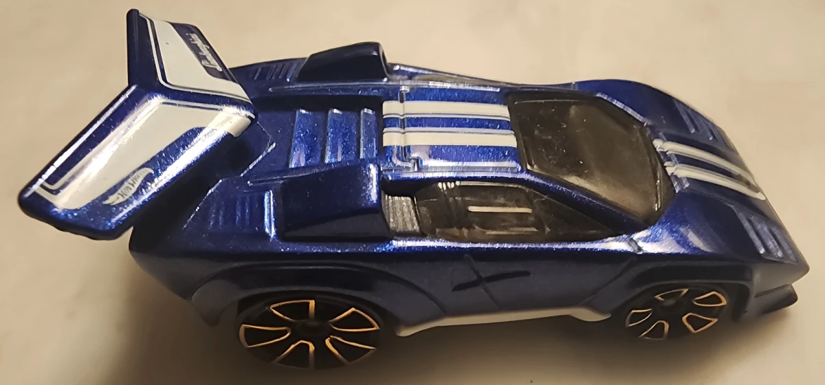 2018 Lamborghini Countach Blue: No Package: Image 2