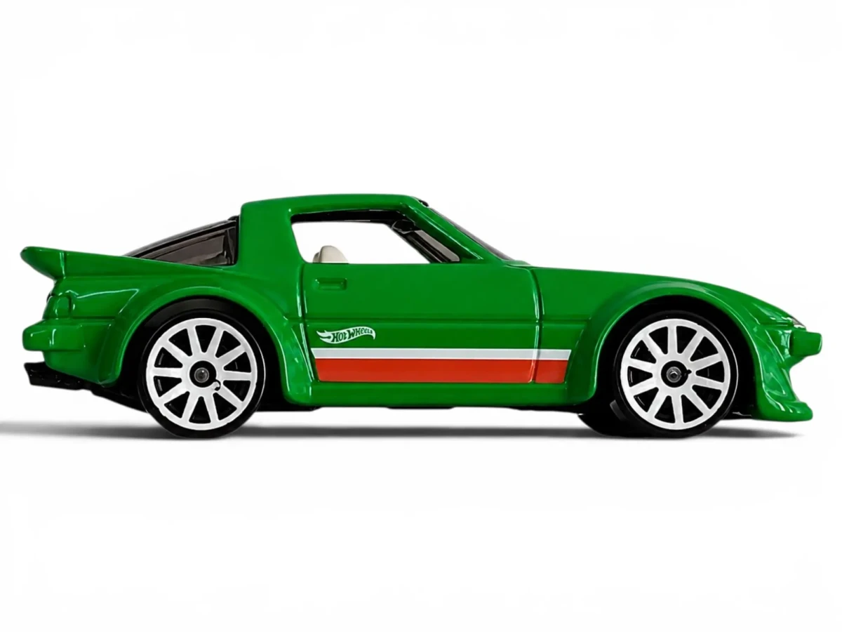 2018 Mazda RX-7 Green: No Package: Image 2