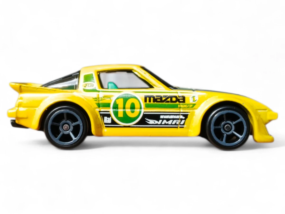 2018 Mazda RX-7 Yellow: No Package: Image 2