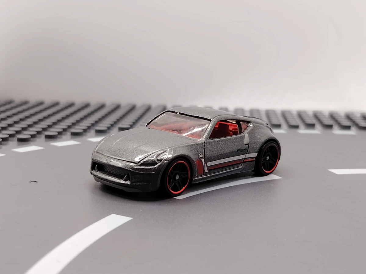2018 Nissan 370Z Grey: No Package: Image 2