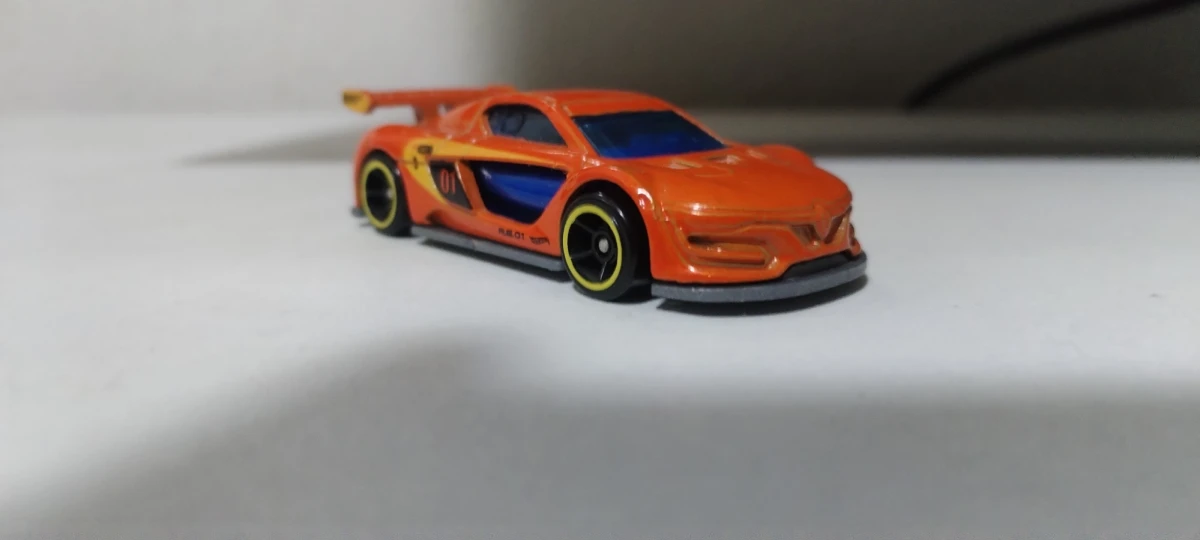 2018 Renault Sport R.S. 01 Orange: No Package: Image 2
