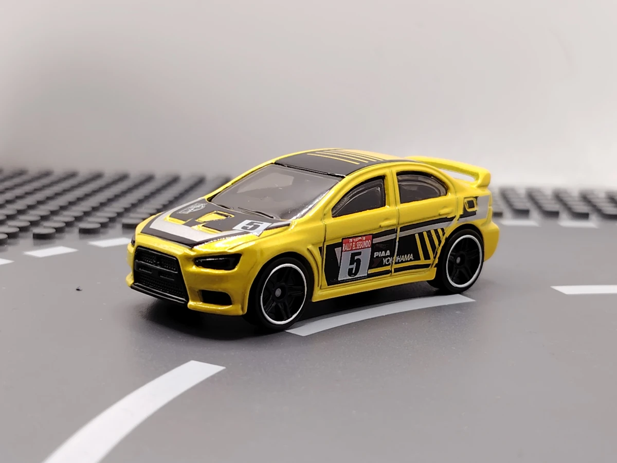 2019 08 Lancer Evolution Yellow: No Package: Image 2