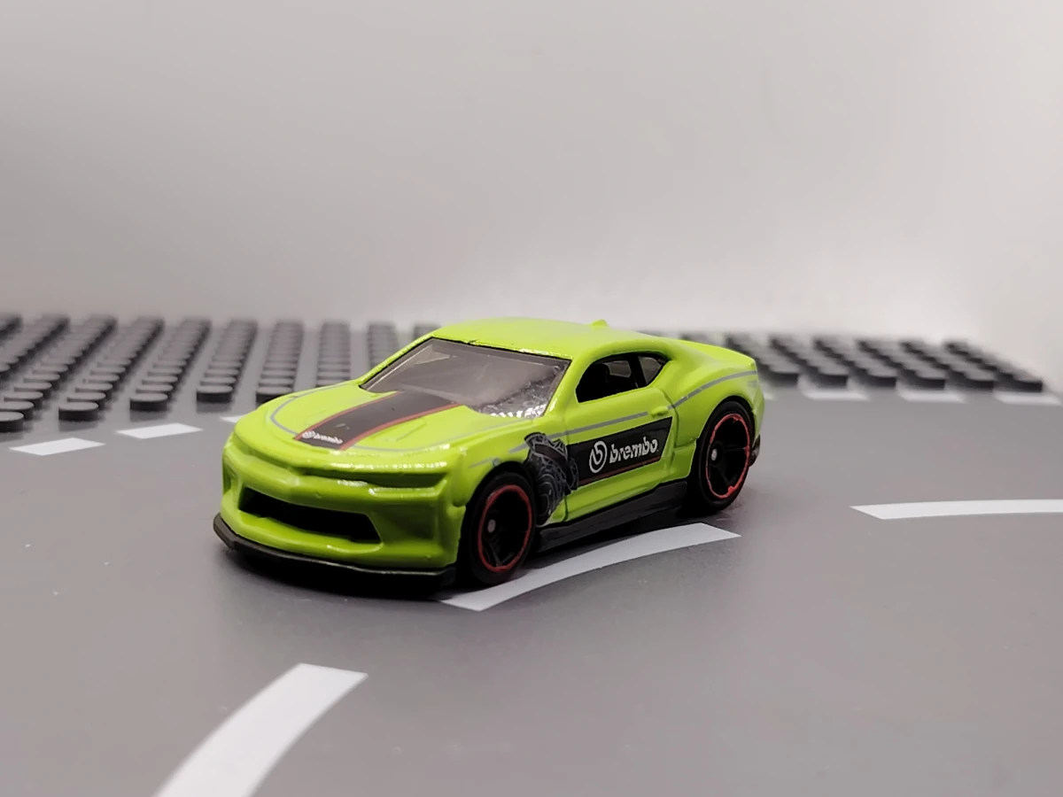 2019 18 Camaro SS Lime: No Package: Image 2
