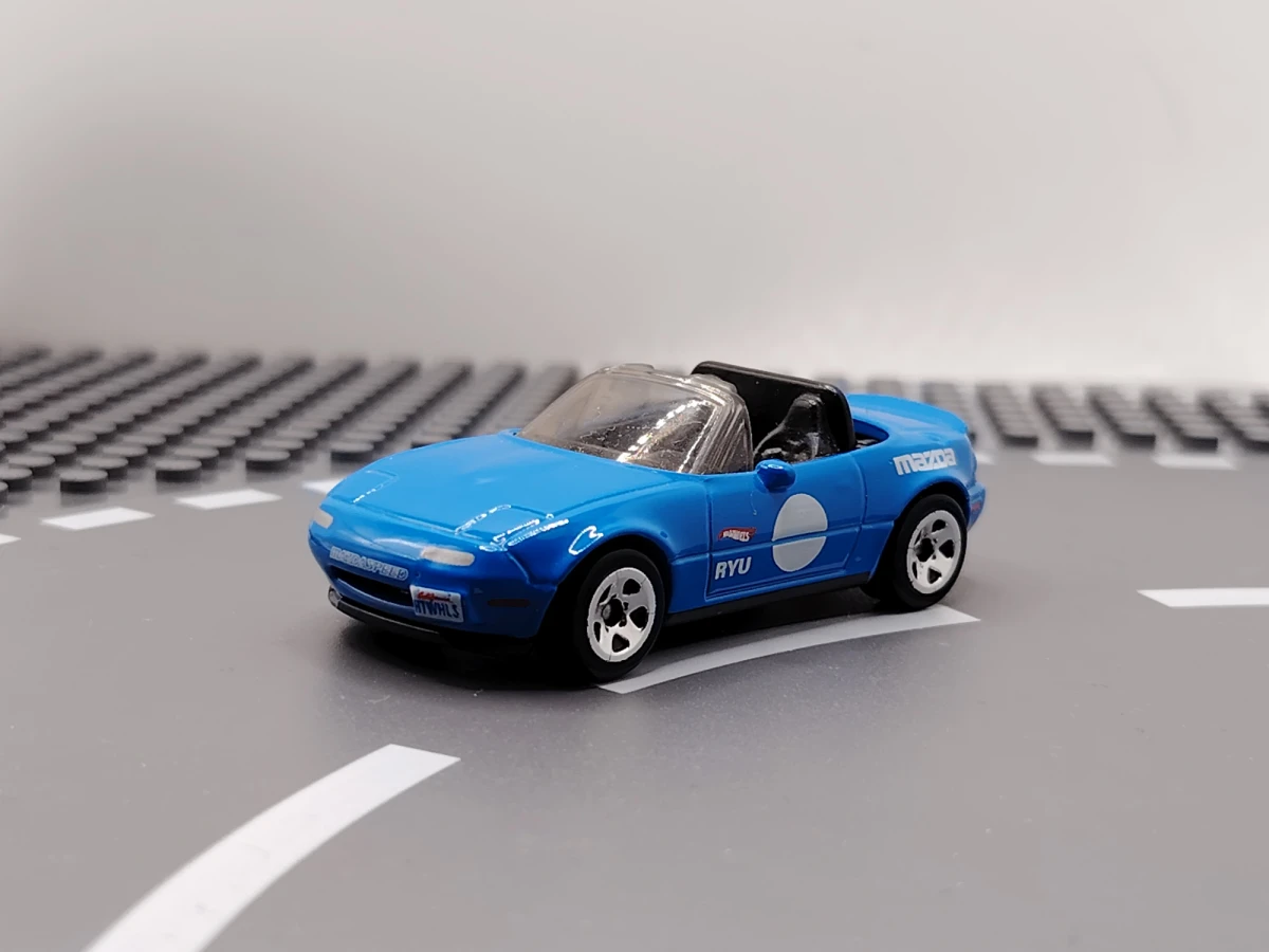 2019 91 Mazda MX-5 Miata Blue: No Package: Image 2