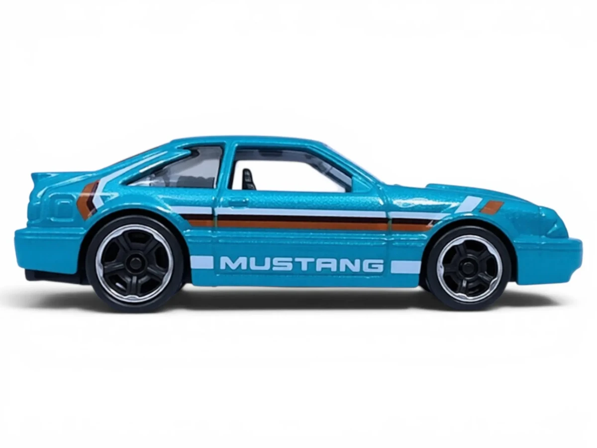 2019 92 Ford Mustang Teal: No Package: Image 2