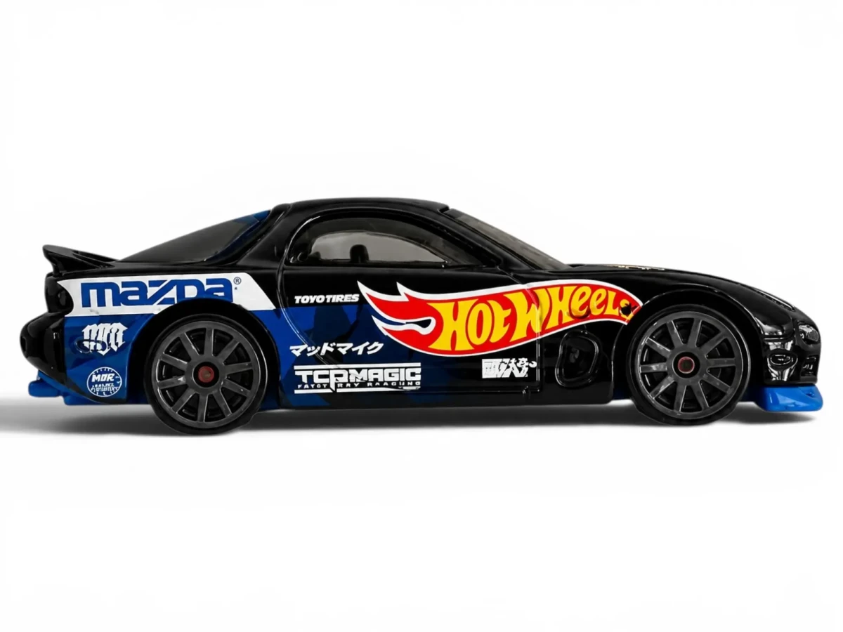 2019 95 Mazda RX-7 Black: No Package: Image 4