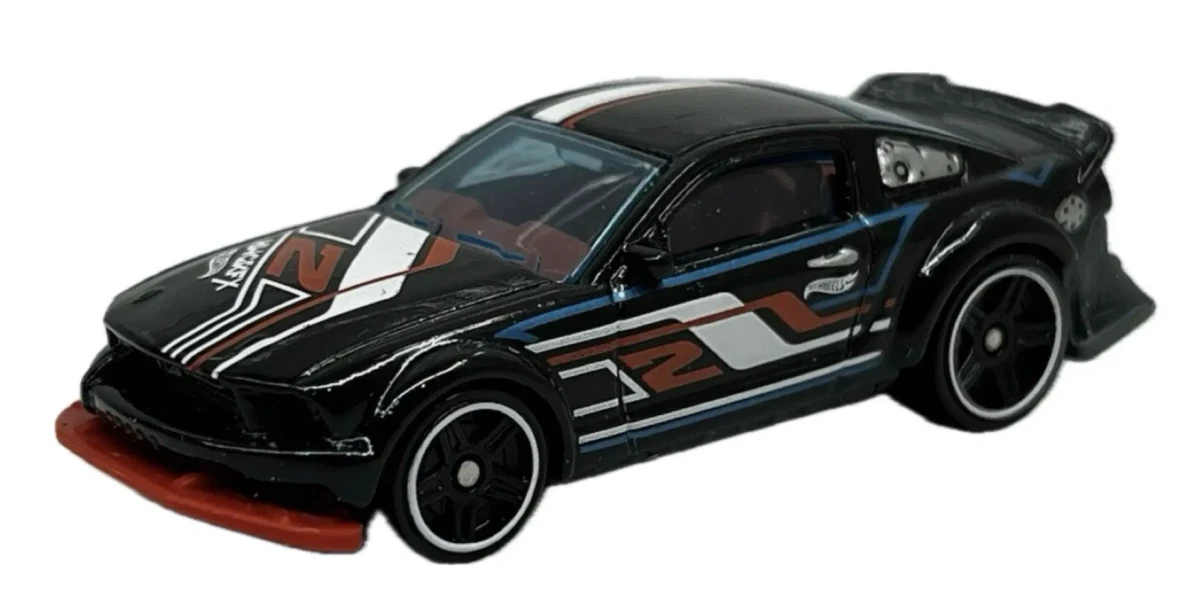 2019 2005 Ford Mustang Black: No Package: Image 3