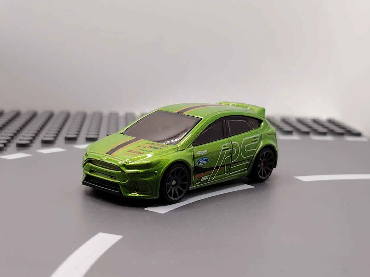 2019 Ford Focus RS Green: No Package: Image 3
