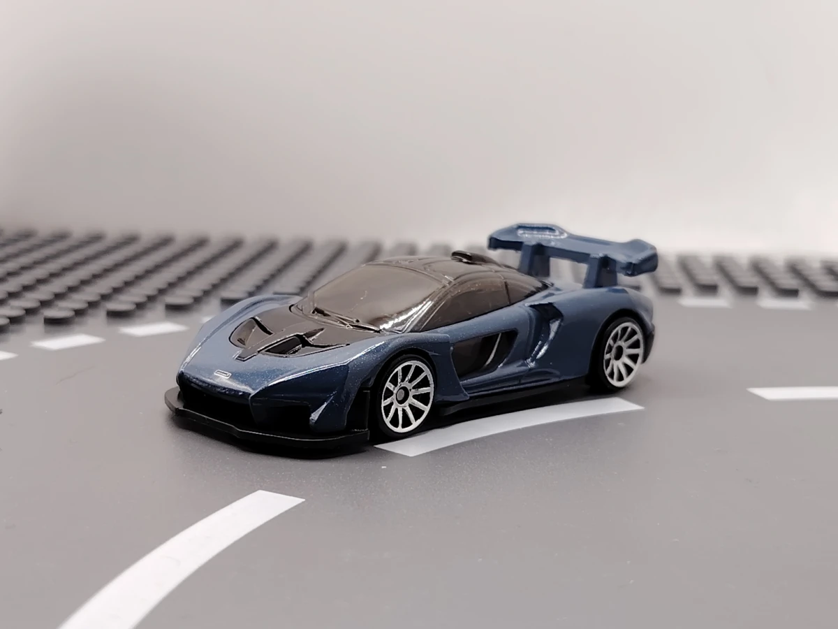 2019 McLaren Senna Blue: No Package: Image 2